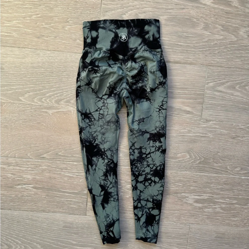 Allure Army Green Tie-Dye Leggings - Small1
Army Green Tie-Dye Leggings - Picture 3 of 5
